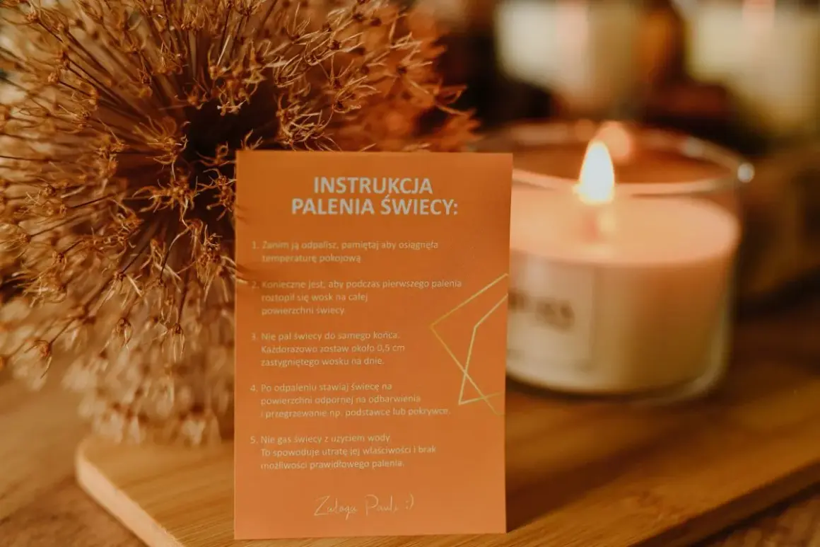 Instrukcja palenia świecy: surowiec na świece, instrukcje dotyczące prawidłowego palenia, aby cieszyć się aromatem.